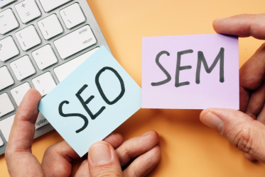 Perbedaan SEO dan SEM: Pilih Mana buat Bisnis? | VAYA Digital